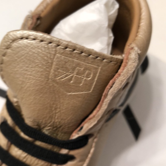 NIB Freshly Picked High Top Leather Sneakers Platinum Size 5 (Toddler) - Picture 3 of 11